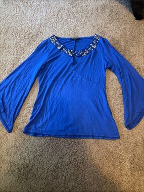 Boston proper size medium embellished neckline great sleeve top